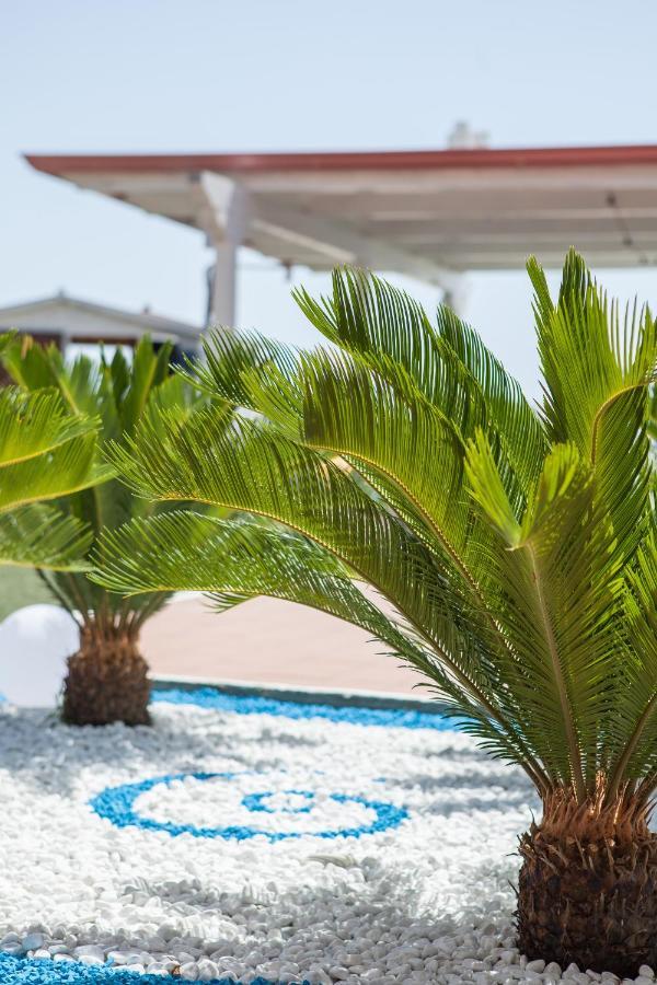Bluriva Hotel Cirò Marina Екстериор снимка