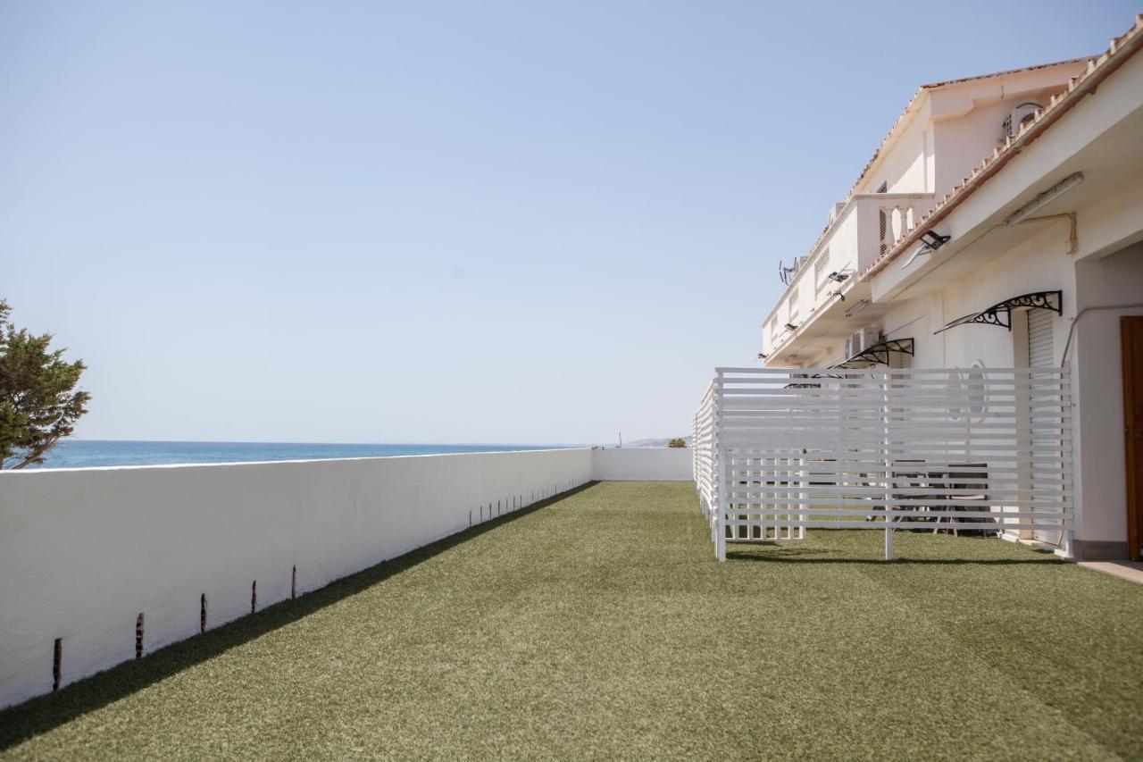 Bluriva Hotel Cirò Marina Екстериор снимка
